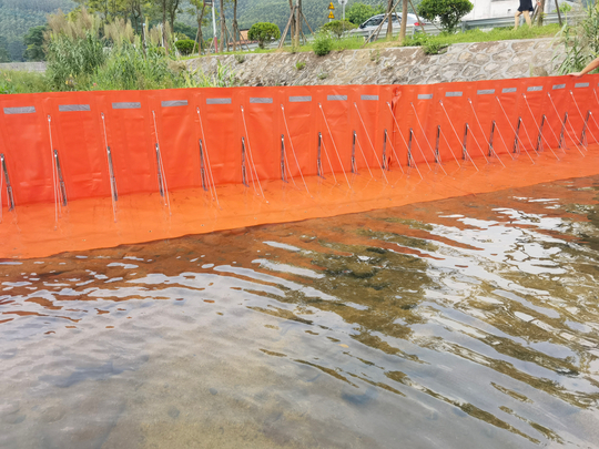 flood barrier.jpg
