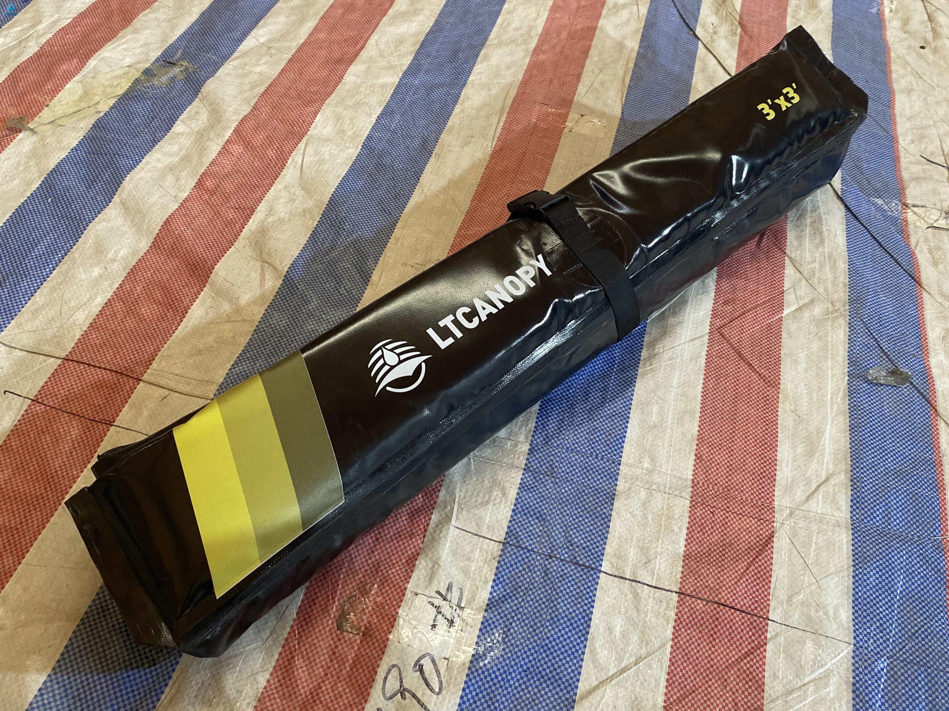 Berma plegable de contención de derrames para estanque de patos