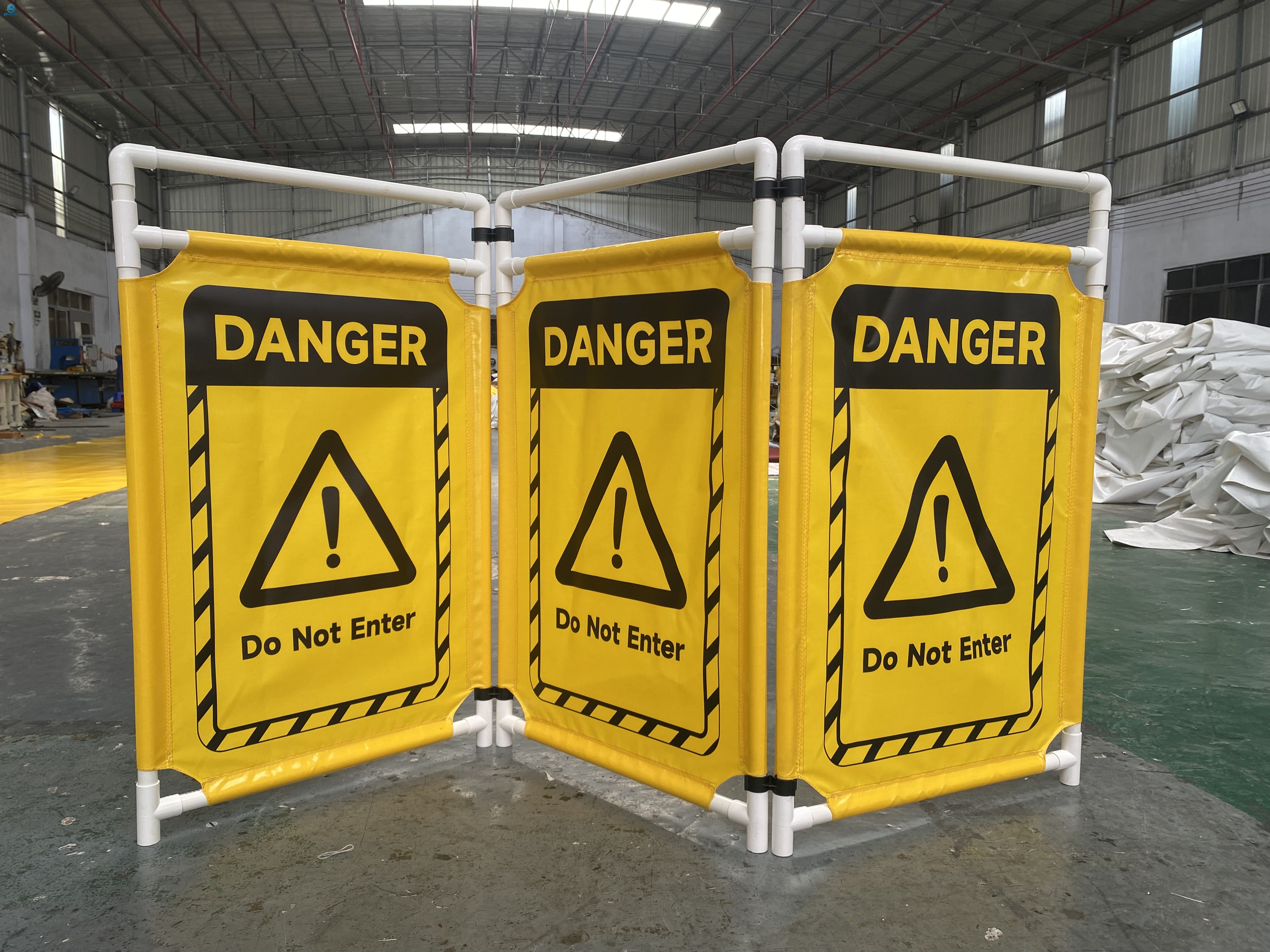 Valla de seguridad de PVC con barricada expandible